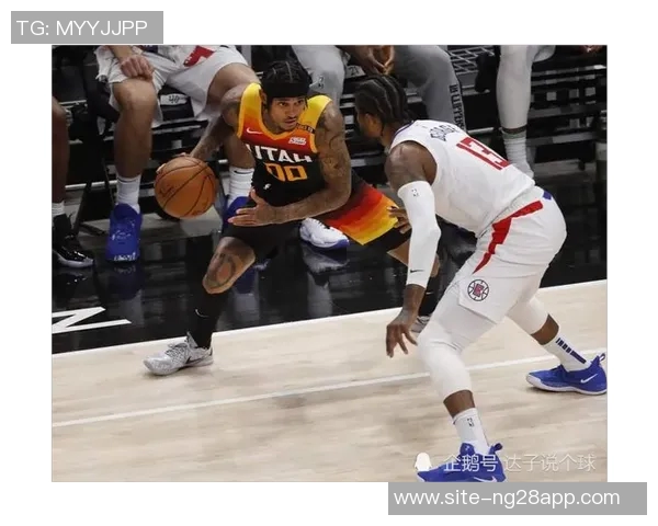 快船队启程前往盐湖城开启新赛季首场客场挑战众将士齐聚登机照曝光