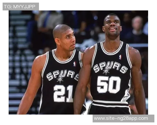 文班与科内特双塔组合为何更具威胁成熟度与经验提升助力球队表现 文班与科内特双塔组合为何更具威胁成熟度与经验提升助力球队表现