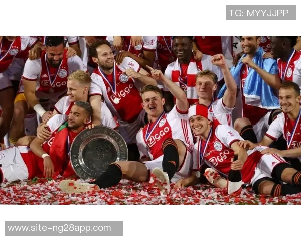 盐贝健人成为荷甲历史首位替补打进10球的球员展现惊人潜力 盐贝健人成为荷甲历史首位替补打进10球的球员展现惊人潜力