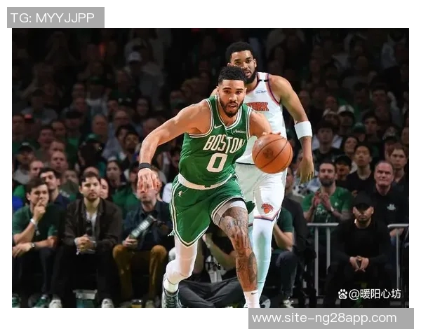 詹姆斯与塔图姆高尔夫球会面照片引热议昨天竟未比赛的真相揭秘 詹姆斯与塔图姆高尔夫球会面照片引热议昨天竟未比赛的真相揭秘